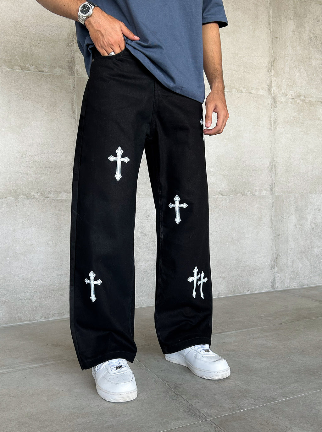 Noir-Cross Pants